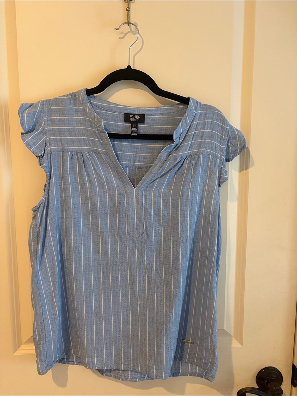 Jones New York Light Blue & White Striped V-Neck Cap Sleeve Top